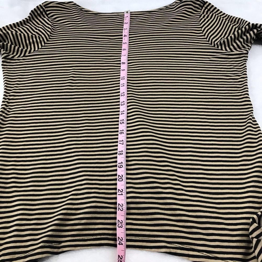 Shark bite knit top - Picture 8 of 8